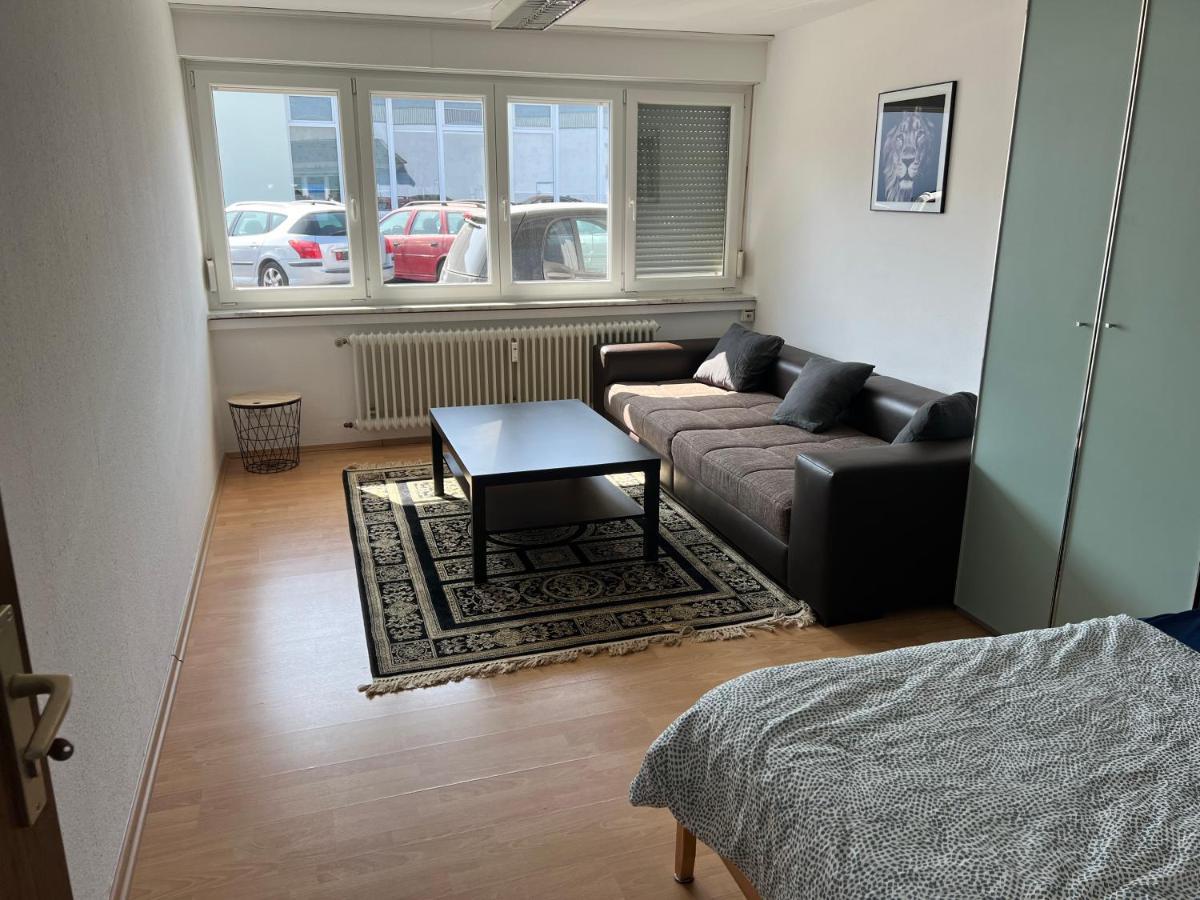 Ferienwohnung Monteurzimmer カールスルーエ エクステリア 写真