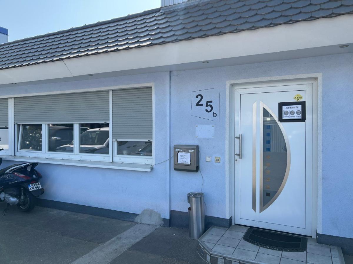 Ferienwohnung Monteurzimmer カールスルーエ エクステリア 写真