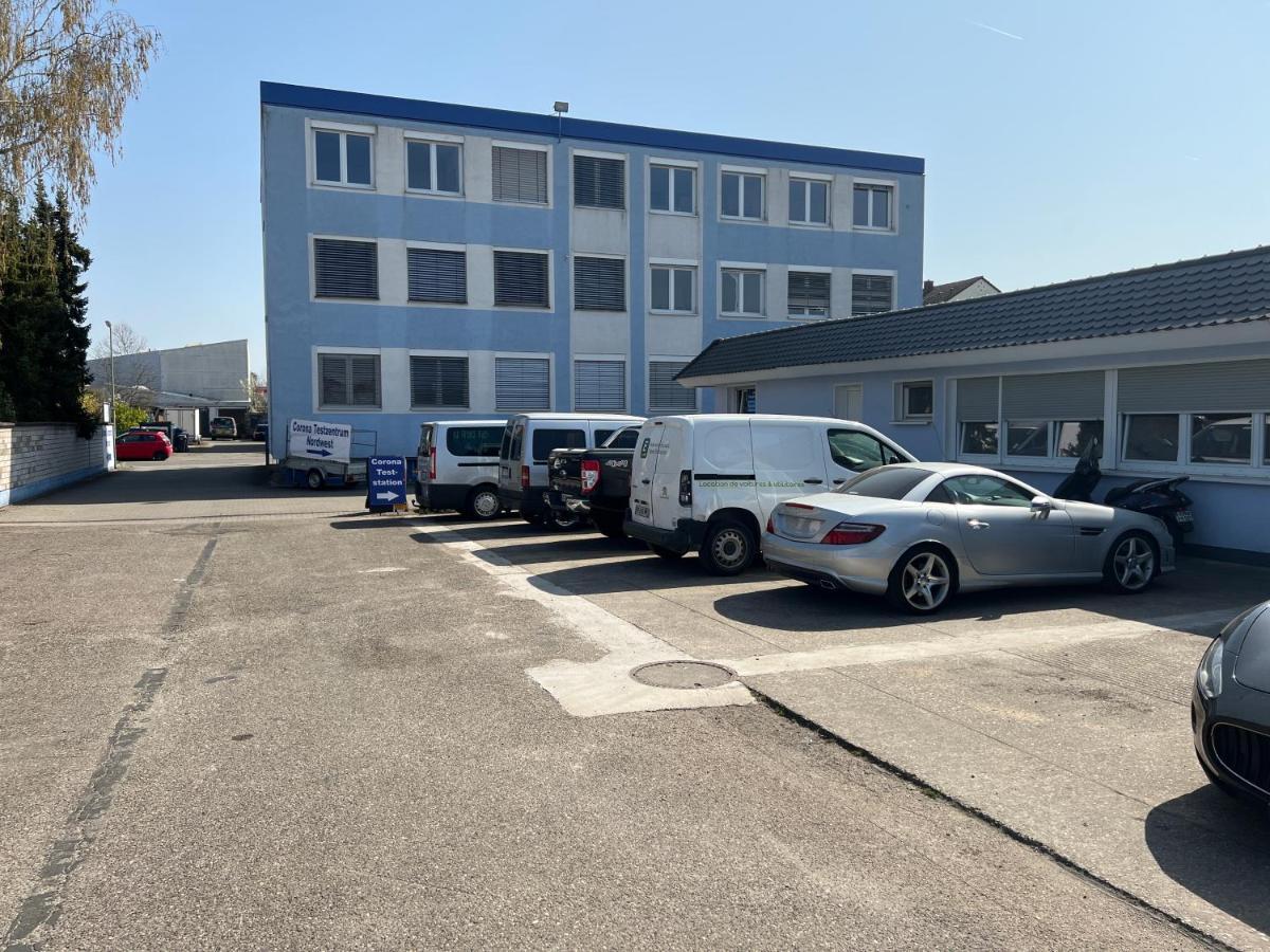 Ferienwohnung Monteurzimmer カールスルーエ エクステリア 写真